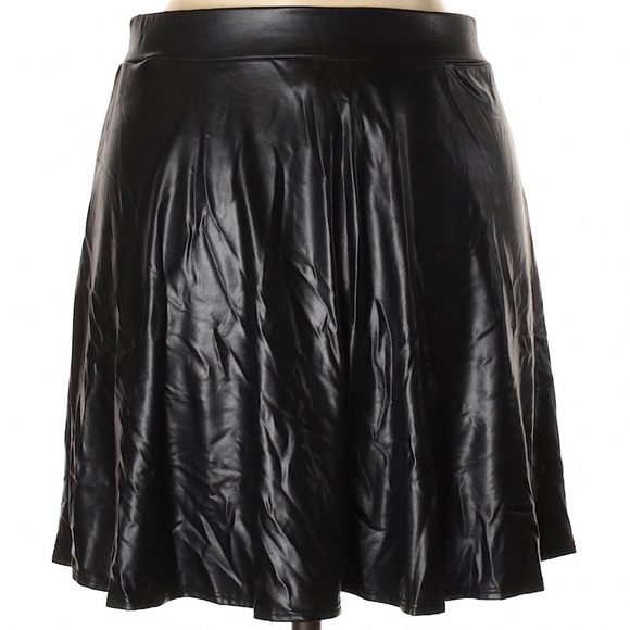 Joe B by Joe Benbasset Black Stretch Mini Skirt - Picture 2 of 8